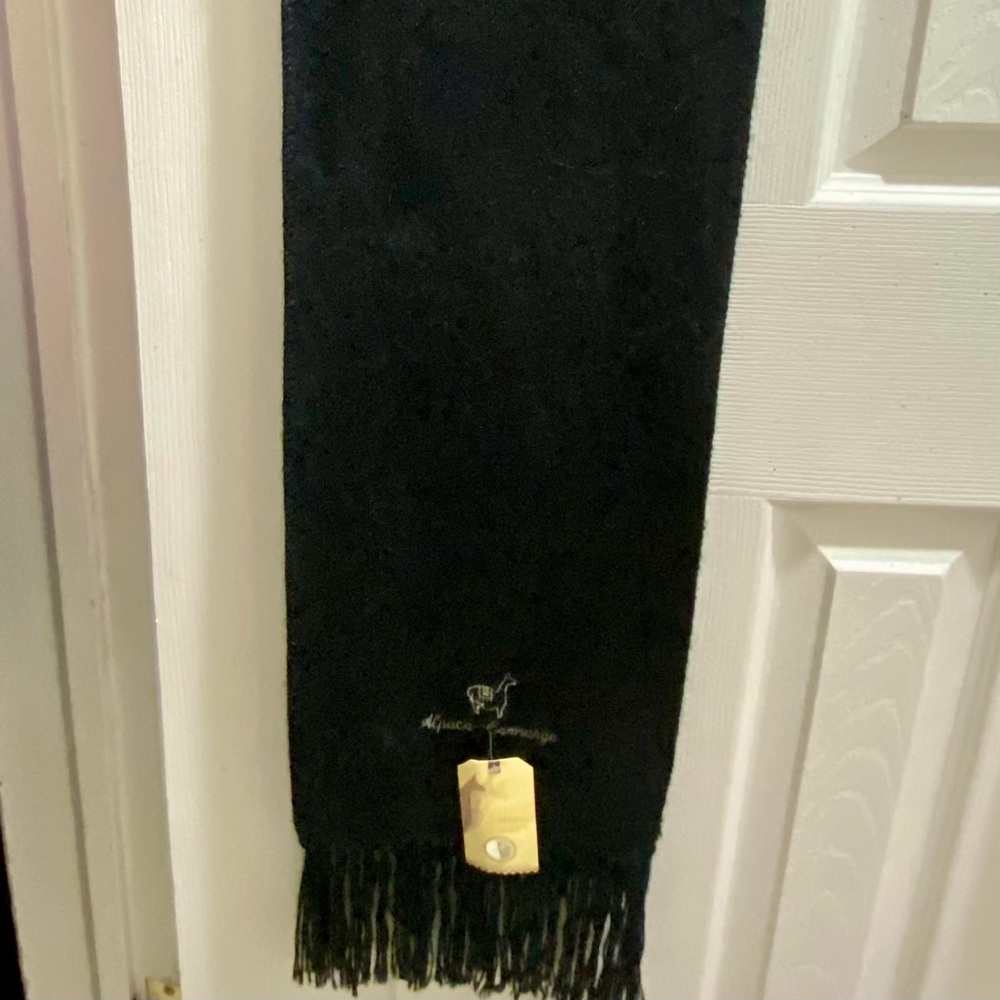 Unisex Alpaca Camargo Wool Black Scarf with Fringe ‘NWT’